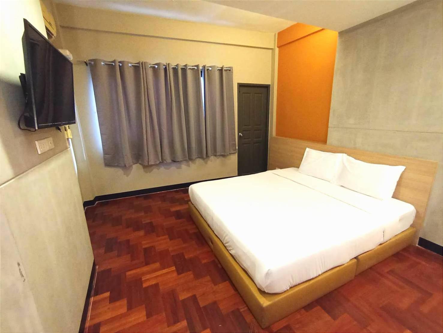 Go Inn Bts Surasak Silom Bkk โกอินน์ บีทีเอส สถานีสุรศักดิ์ Bangkok Extérieur photo